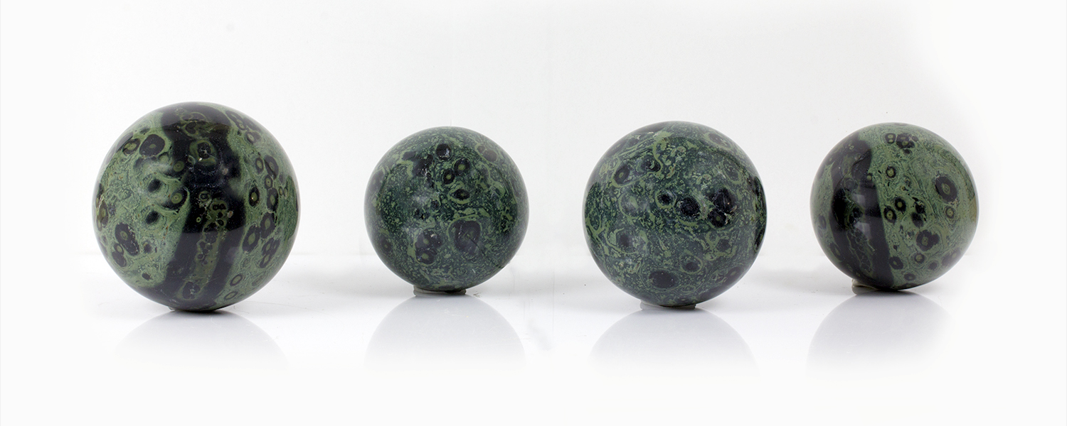 Boules de Jaspe Stromatolite, photo ®Cristaux et Santé, 2017